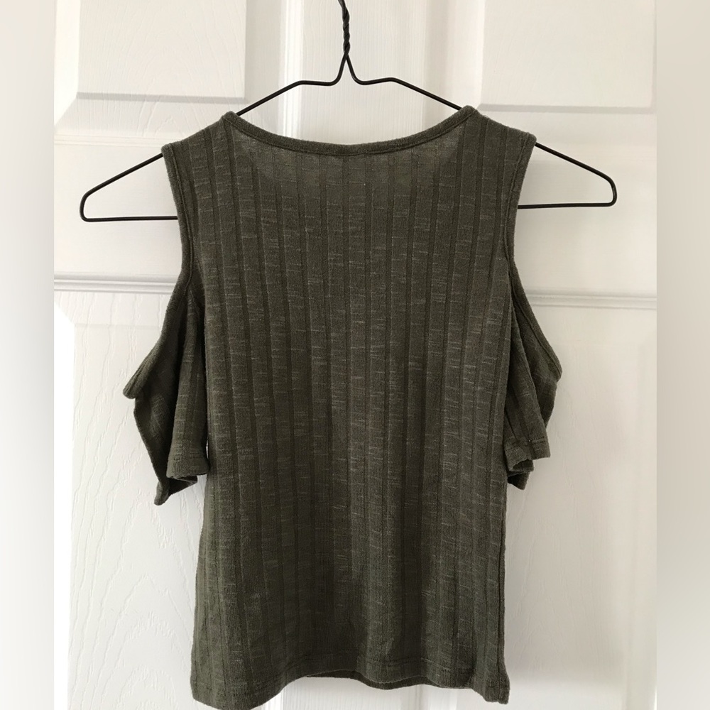 Cold Shoulder Top - Picture 2 of 4